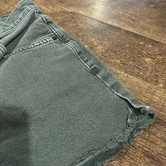We The Free greenish gray denim Jean shorts button fly size 27 - Picture 9 of 9